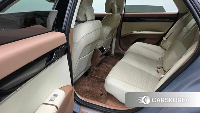 Hyundai Grandeur Hybrid (GN7) 2024 Серебристо-серый из Кореи, фото 2