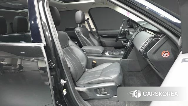 Land Rover Discovery 5 2018 Черный из Кореи, фото 2