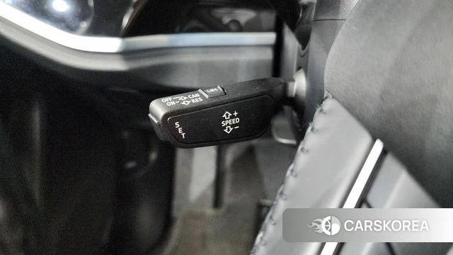 Audi Q3 (F3) 2020 Белый из Кореи, фото 2