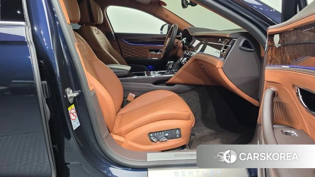 Bentley Flying Spur 3rd Generation 2023 Синий из Кореи, фото 2