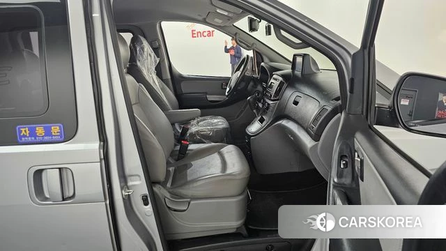 Hyundai The New Grand Starex 2018 Серебряный из Кореи, фото 2