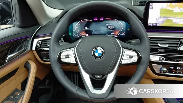 BMW 5 Series (G30) 2023 Черный из Кореи, фото 2