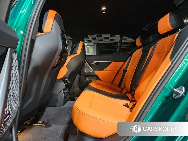 BMW M5 (G90) 2025 Зеленый из Кореи, фото 2