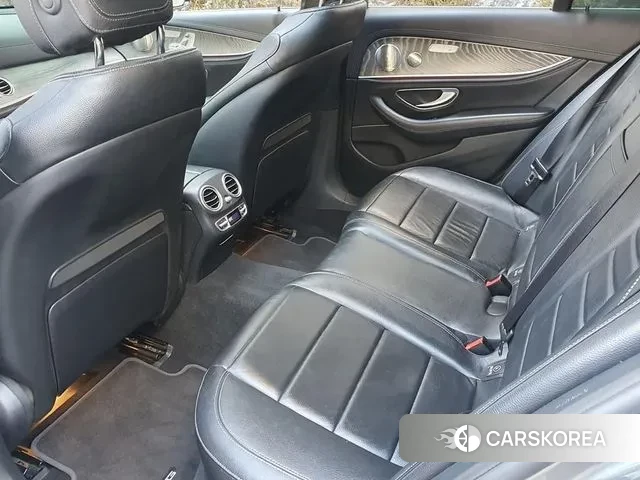 Mercedes-Benz E-Class W213 2022 Серый из Кореи, фото 2