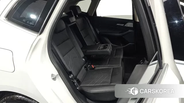 BMW 2 Series Active Tourer (U06) 2023 Белый из Кореи, фото 2