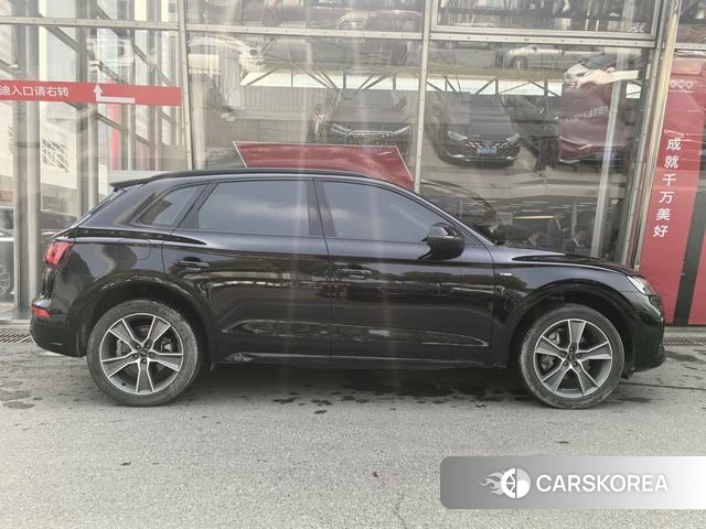 Audi Q5L 2023 Черный из Китая, фото 2