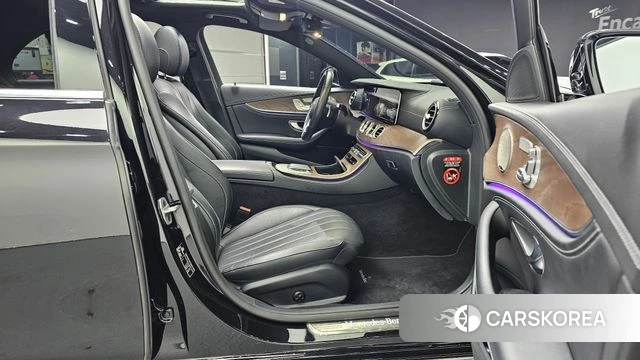 Mercedes-Benz E-Class W213 2022 Черный из Кореи, фото 2