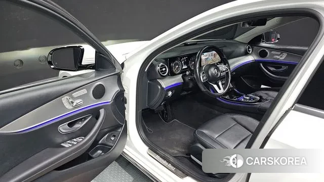 Mercedes-Benz E-Class W213 2019 Белый из Кореи, фото 2