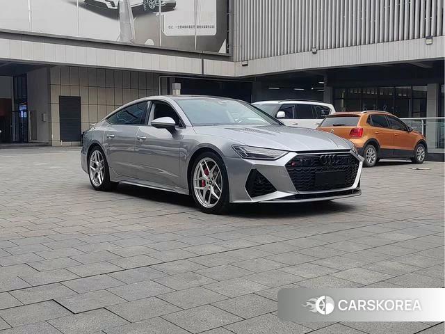 Audi A7 2024 Серебристо-серый из Китая, фото 2