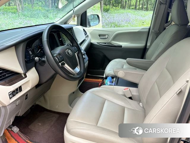 Toyota Sienna 2019 Черный из Китая, фото 2
