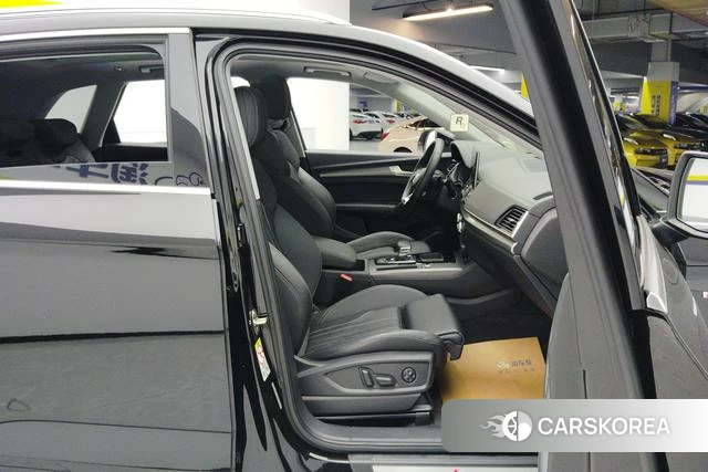 Audi Q5L 2022 Черный из Китая, фото 2