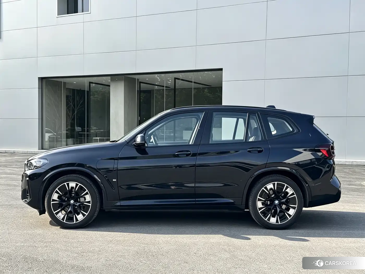 BMW iX3 2023 Черный из Китая, фото 2