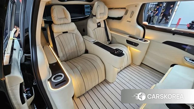 Kia Carnival 4th generation 2022 Серебряный двухцветный из Кореи, фото 2