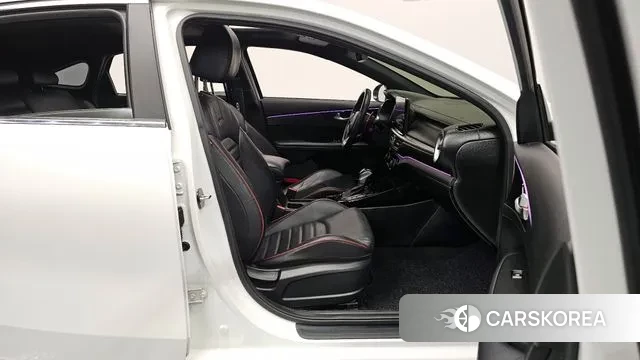 Kia The New K3 2nd generation 2021 Белый из Кореи, фото 2