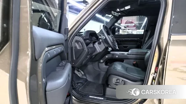 Land Rover Defender (L663) 2025 Коричневый из Кореи, фото 2