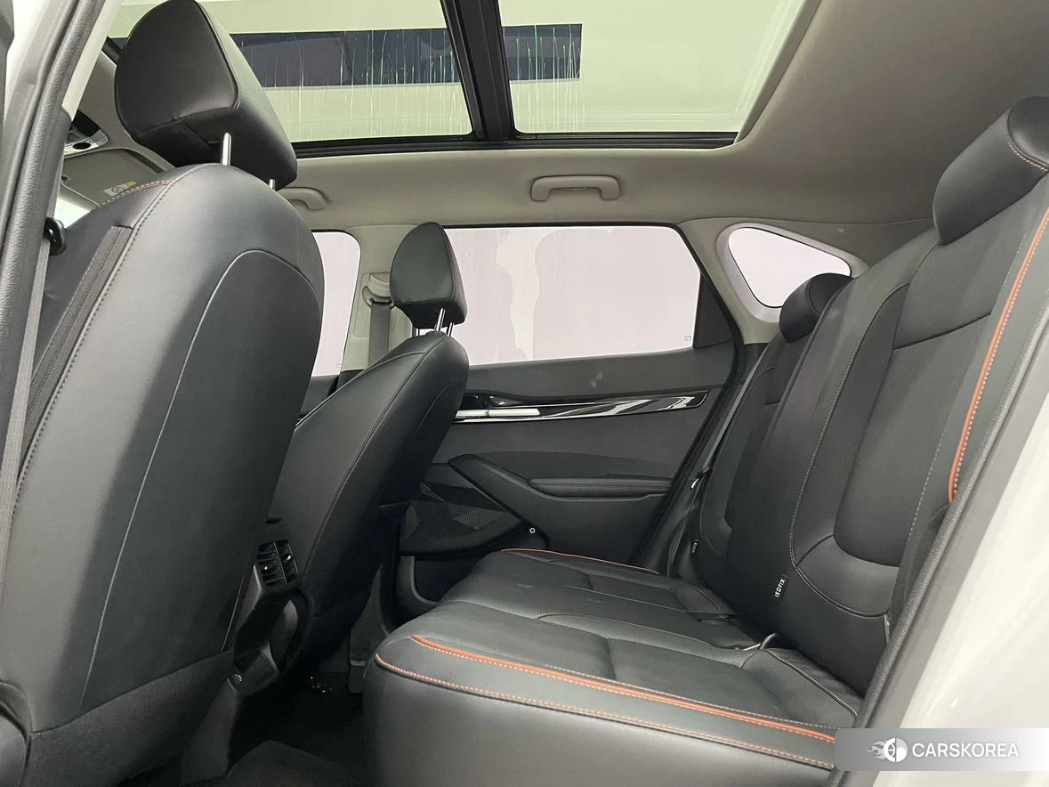 Kia Seltos 2023 Белый из Китая, фото 2
