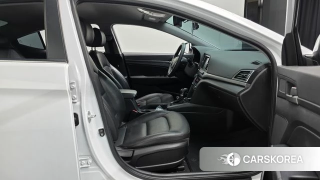 Hyundai Avante AD 2018 Белый из Кореи, фото 2