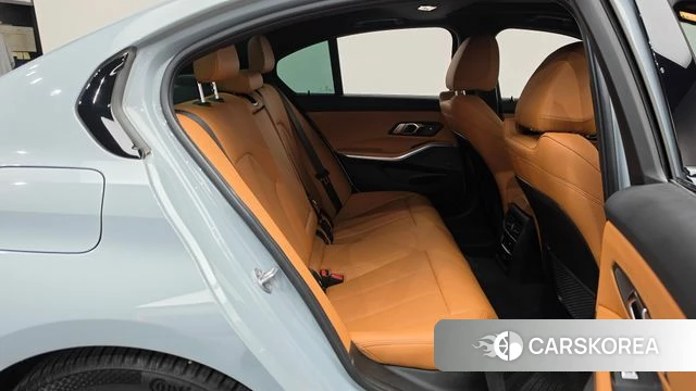 BMW 3 Series (G20) 2023 Серебристо-серый из Кореи, фото 2