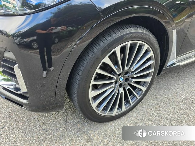 BMW X7 (G07) 2021 Черный из Кореи, фото 2
