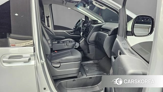 Hyundai Staria 2025 Серебряный из Кореи, фото 2