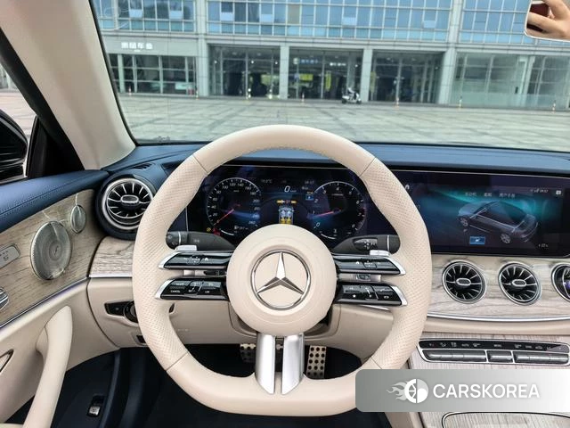 Mercedes-Benz E-class (imported) 2023 Зеленый из Китая, фото 2