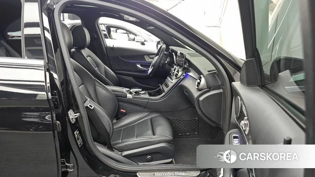 Mercedes-Benz C-Class W205 2019 Черный из Кореи, фото 2