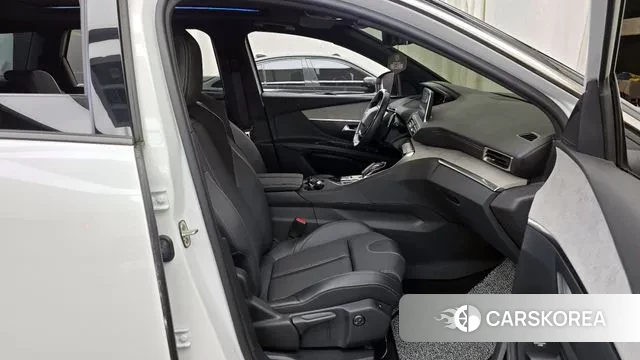 Peugeot 5008 second generation 2022 Белый из Кореи, фото 2