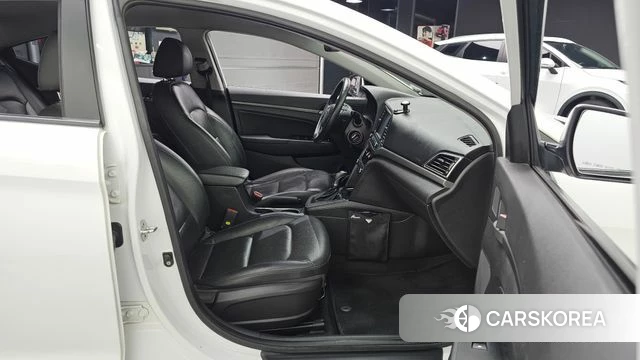 Hyundai Avante AD 2018 Белый из Кореи, фото 2