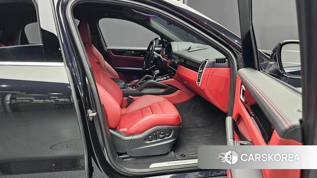 Porsche Cayenne (PO536) 2022 Черный из Кореи, фото 2