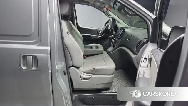 Hyundai The New Grand Starex 2020 Серебристо-серый из Кореи, фото 2