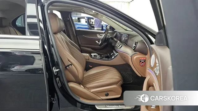 Mercedes-Benz E-Class W213 2018 Черный из Кореи, фото 2