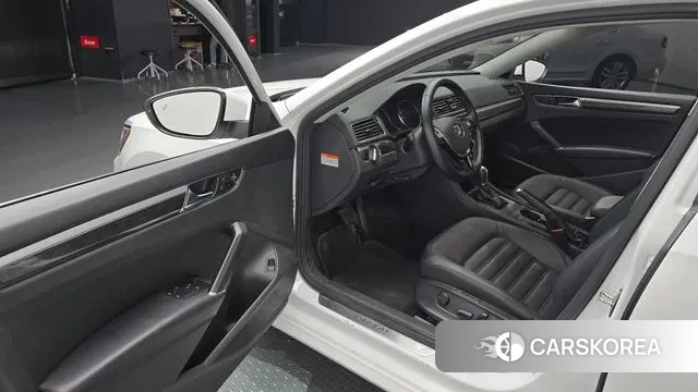 Volkswagen The New Passat 2018 Белый из Кореи, фото 2