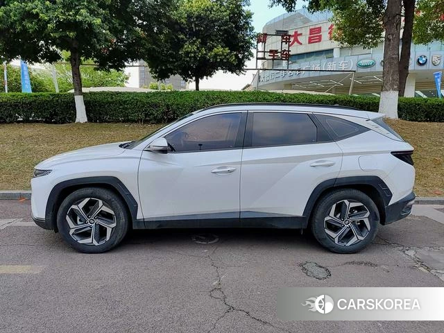 Hyundai Tucson 2022 Белый из Китая, фото 2