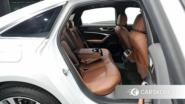 Audi A6 (C8) 2023 Белый из Кореи, фото 2