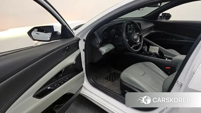 Hyundai The New Avante (CN7) 2023 Белый из Кореи, фото 2