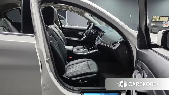 BMW 3 Series (G20) 2021 Белый из Кореи, фото 2