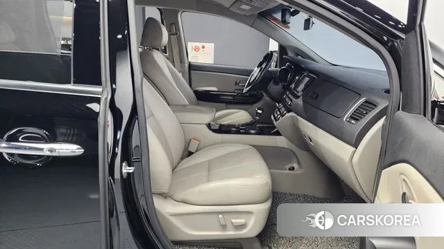 Kia The New Carnival 2018 Черный из Кореи, фото 2