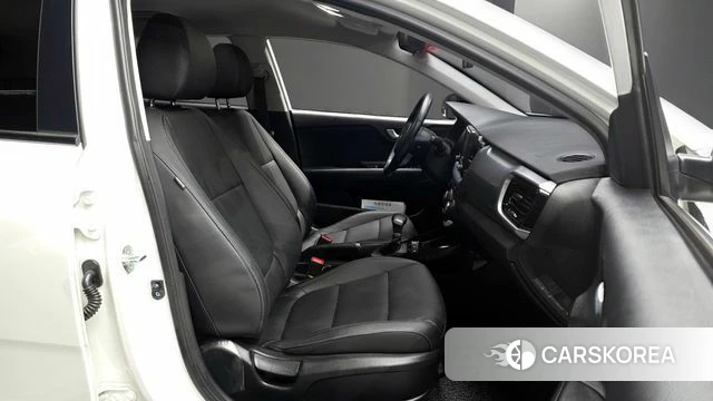 Kia Stonic 2018 Белый из Кореи, фото 2