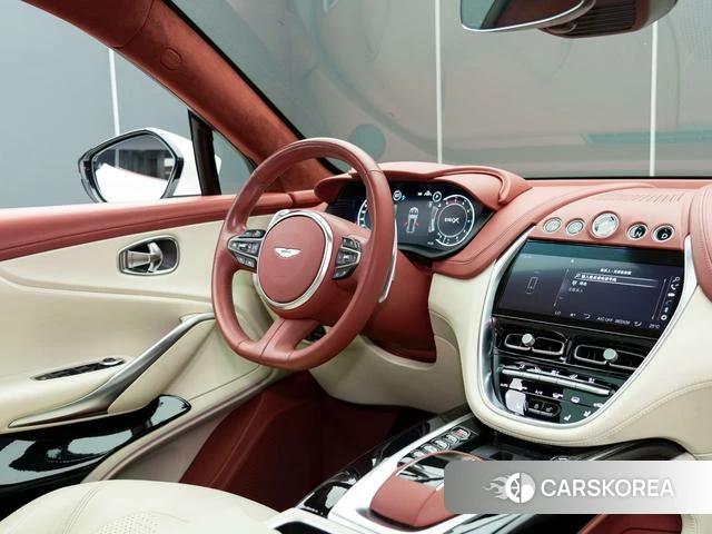 Aston Martin DBX 2023 Белый из Китая, фото 2