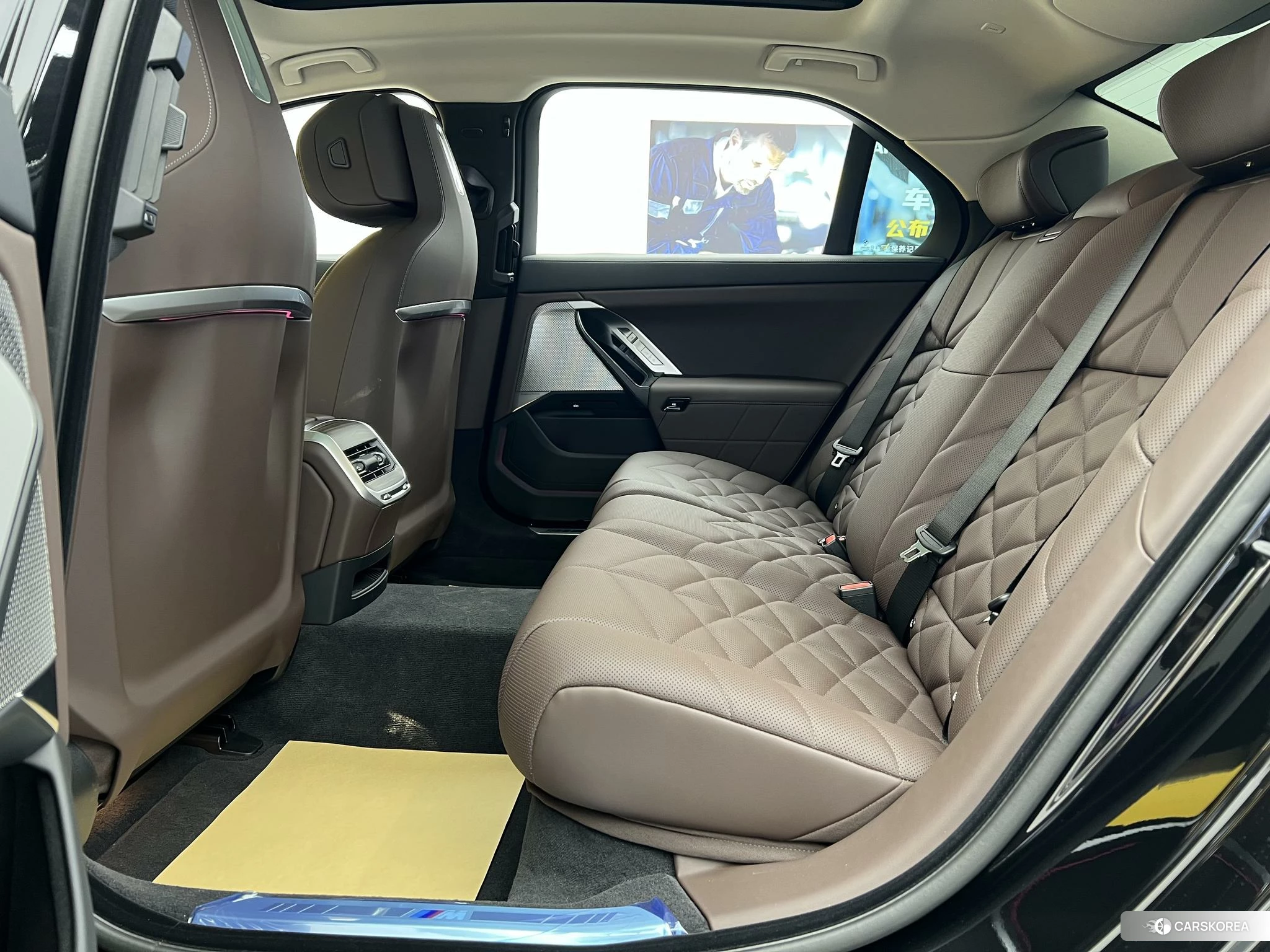 BMW 7 series 2022 Черный из Китая, фото 2
