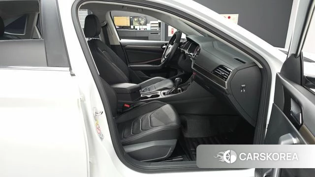 Volkswagen 7th Generation of Jetta 2021 Белый из Кореи, фото 2