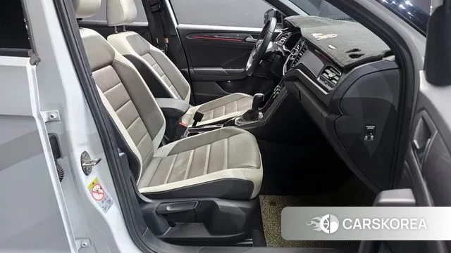 Volkswagen T-Roc 2022 Белый из Кореи, фото 2