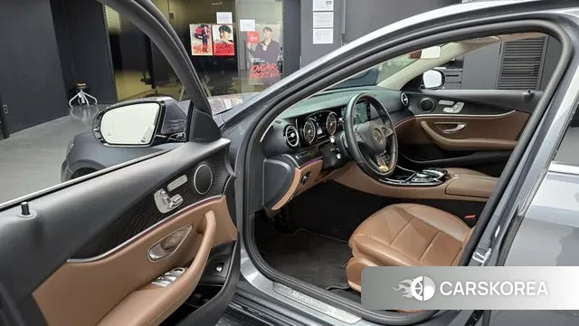 Mercedes-Benz E-Class W213 2018 Серый из Кореи, фото 2