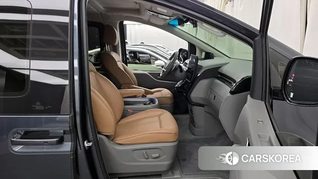 Hyundai Staria 2021 Серый из Кореи, фото 2
