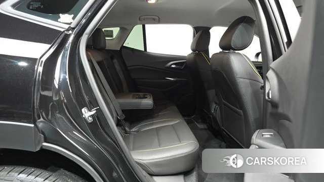 Chevrolet (GM Daewoo) Trax Crossover 2024 Черный из Кореи, фото 2