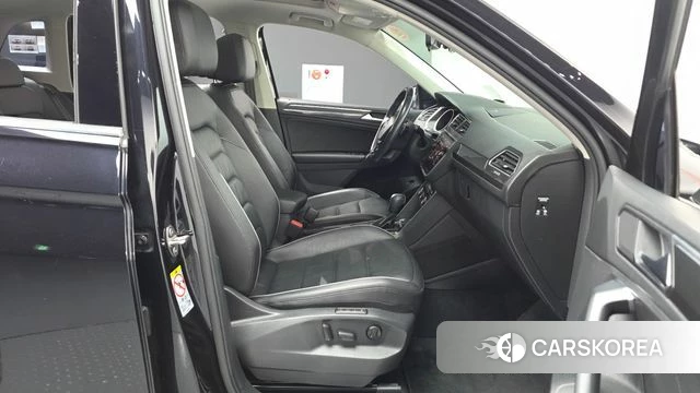Volkswagen Tiguan second Generation 2019 Синий из Кореи, фото 2