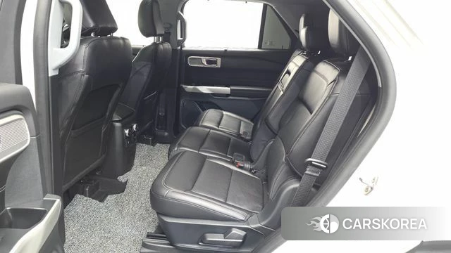 Ford Explorer 6th Generation 2021 Белый из Кореи, фото 2