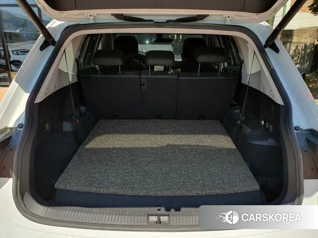 Volkswagen Tiguan Allspace 2022 Белый из Кореи, фото 2