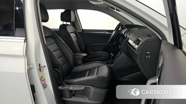 Volkswagen Tiguan second Generation 2020 Белый из Кореи, фото 2