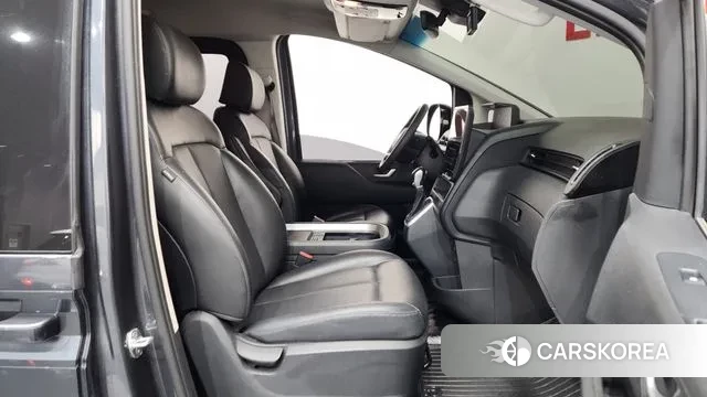 Hyundai Staria 2021 Черный из Кореи, фото 2